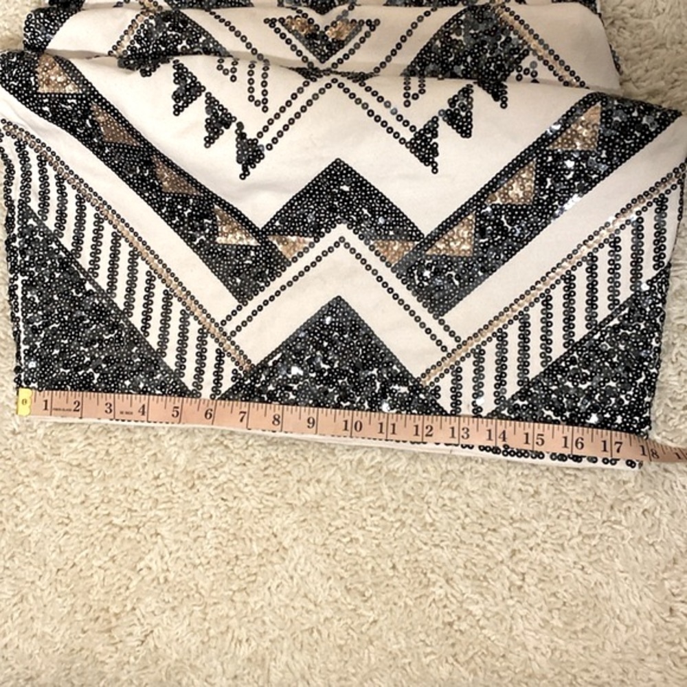 Express cocktail dress cream in color with black and gold sequins. Medium - Picture 13 of 13
